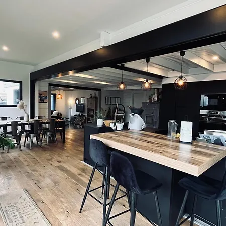 Villa Maison D'architecte De La Paree